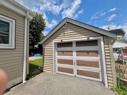 Detached Garage, Exterior