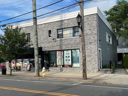 Exterior, Facade, Brick Facade, Rowhouse