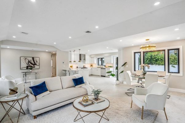 Chandelier, Dining room, Interior, Kitchen, Living room, Pendant Lights, Recessed Lighting