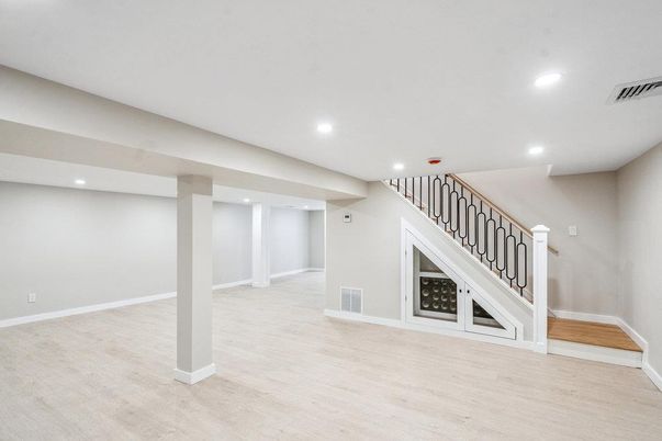 Empty room, Interior, Recessed Lighting, Wood Texture Flooring