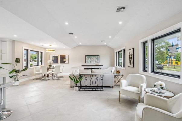 Chandelier, Dining room, Interior, Living room, Marble, Recessed Lighting
