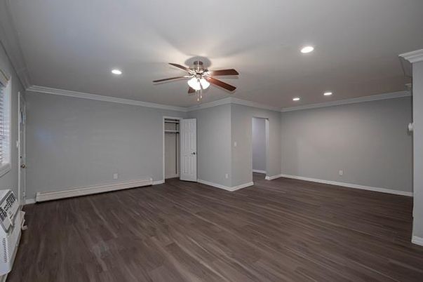 Empty room, Interior, Recessed Lighting, Wood Texture Flooring