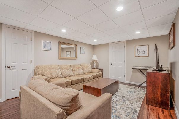 Interior, Living room, Recessed Lighting, Wood Texture Flooring