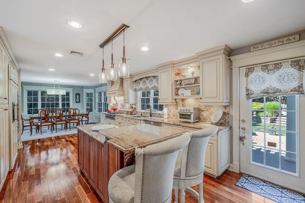 Dining room, Interior, Kitchen, Pendant Lights, Recessed Lighting, Wood Texture Flooring