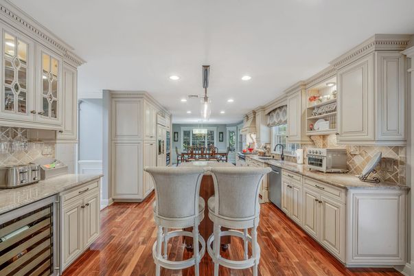 Dining room, Interior, Kitchen, Recessed Lighting, Wood Texture Flooring