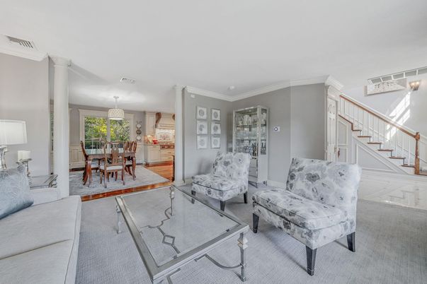 Chandelier, Dining room, Interior, Living room