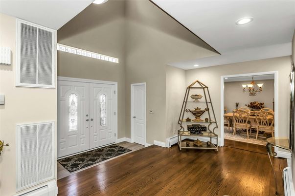 Chandelier, Dining room, Interior, Recessed Lighting, Wood Texture Flooring