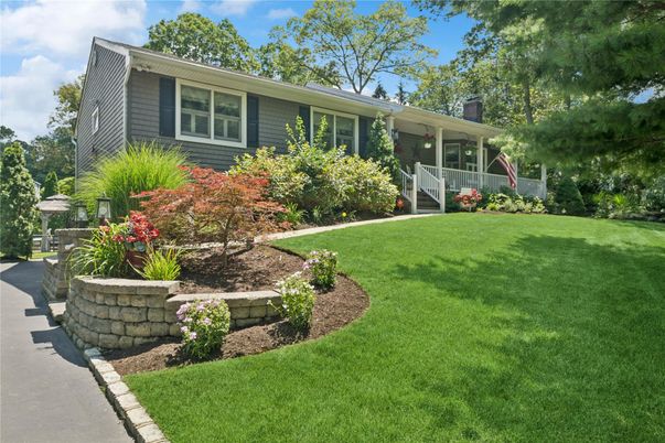 Backyard, Exterior, Facade, Raised Ranch