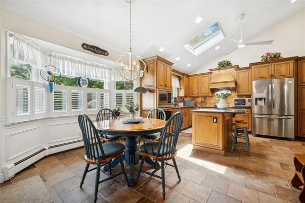 Dining room, Interior, Kitchen, Pendant Lights, Recessed Lighting, Stainless Steel Appliances