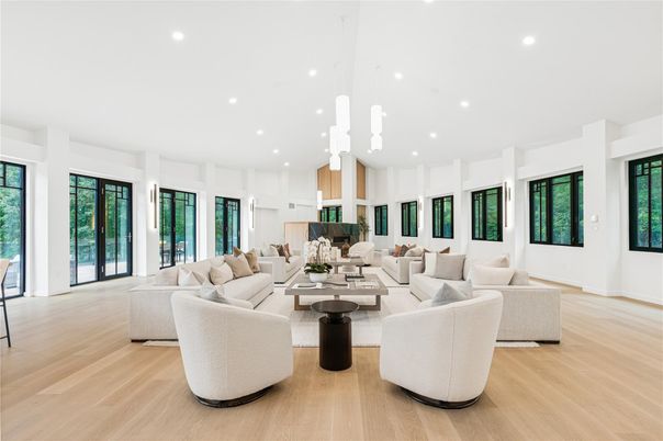 Interior, Living room, Pendant Lights, Recessed Lighting, Wood Texture Flooring
