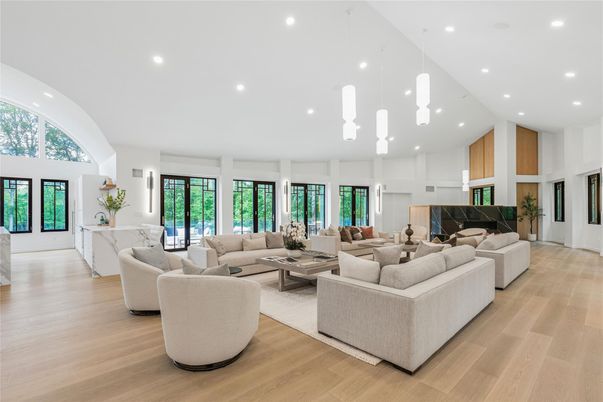 Interior, Living room, Pendant Lights, Recessed Lighting, Wood Texture Flooring