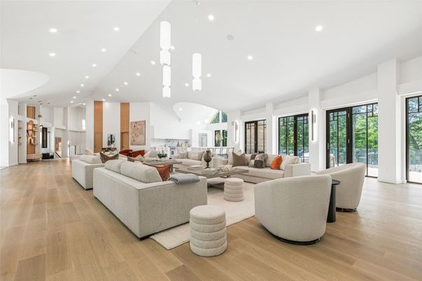 Interior, Living room, Pendant Lights, Recessed Lighting, Wood Texture Flooring