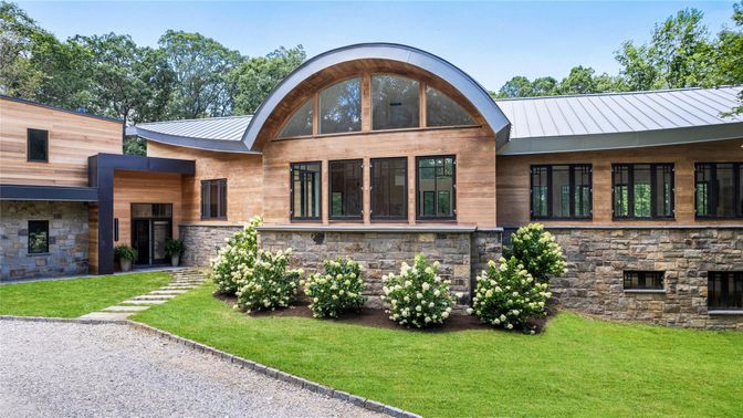 Backyard, Exterior, Facade, Modern