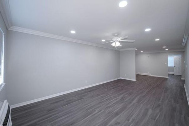 Empty room, Interior, Recessed Lighting, Wood Texture Flooring