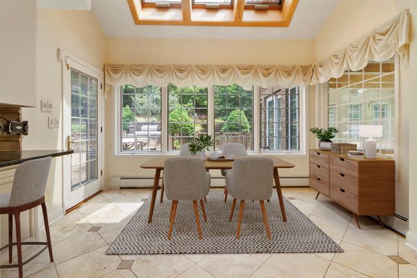 Dining room, Interior