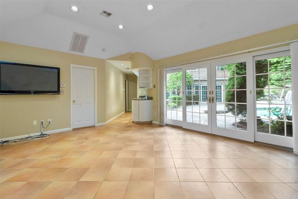Empty room, Interior, Recessed Lighting