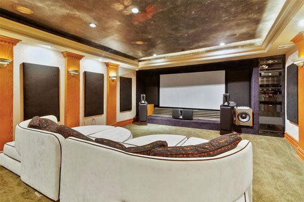 Interior, Projection Screen, Recessed Lighting, Theatre Room