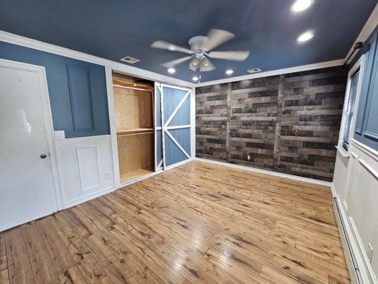 Empty room, Interior, Recessed Lighting, Wood Texture Flooring, Wooden Walls