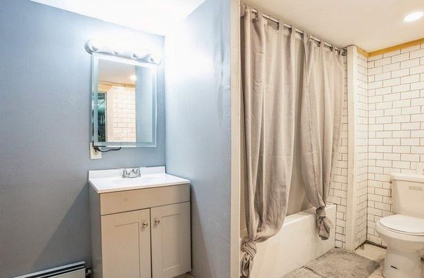 Bathroom, Interior, Recessed Lighting