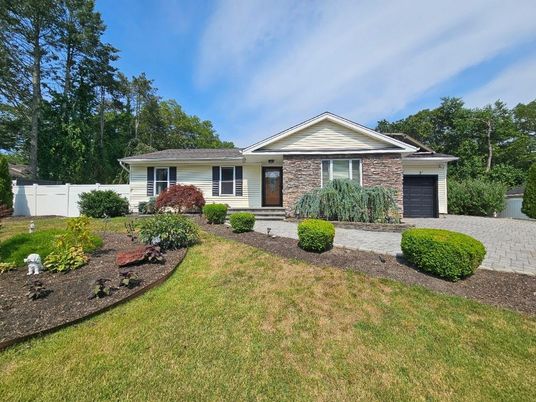 Attached, Exterior, Facade, Brick Facade, Ranch