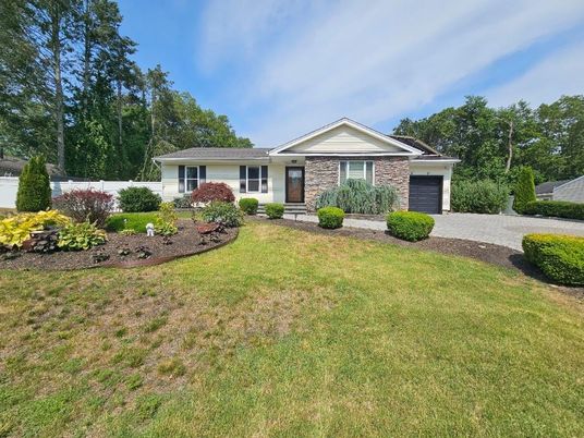 Attached, Exterior, Facade, Brick Facade, Ranch