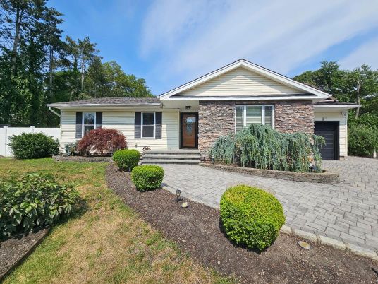 Attached, Exterior, Facade, Brick Facade, Ranch