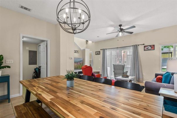 Chandelier, Dining room, Interior, Living room