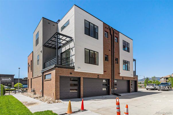 Attached, Exterior, Facade, Brick Facade, Rowhouse