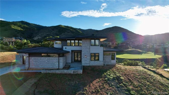 Attached, Backyard, Exterior, Facade, Modern