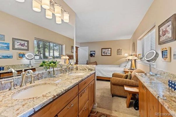 Bathroom, Bedroom, Dual Sink Vanities, Interior