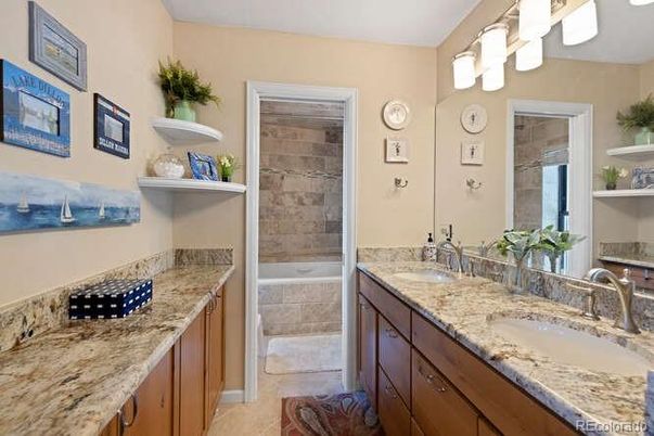 Bathroom, Dual Sink Vanities, Interior