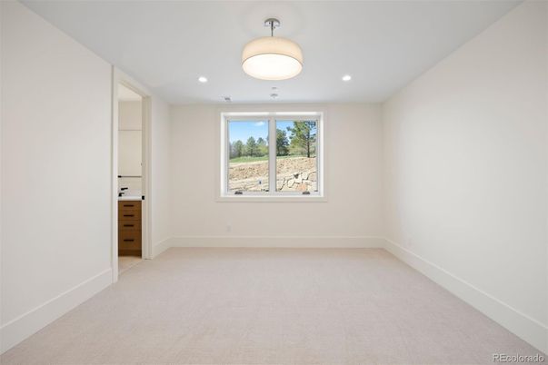 Empty room, Interior, Recessed Lighting