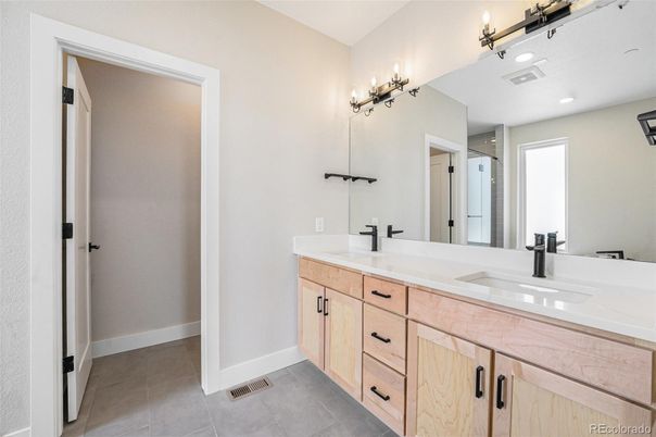 Bathroom, Dual Sink Vanities, Interior, Recessed Lighting