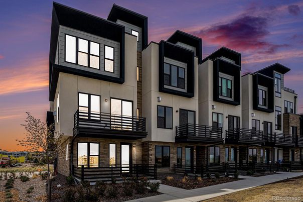 Exterior, Facade, Rowhouse