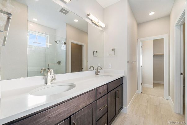 Bathroom, Dual Sink Vanities, Interior, Recessed Lighting