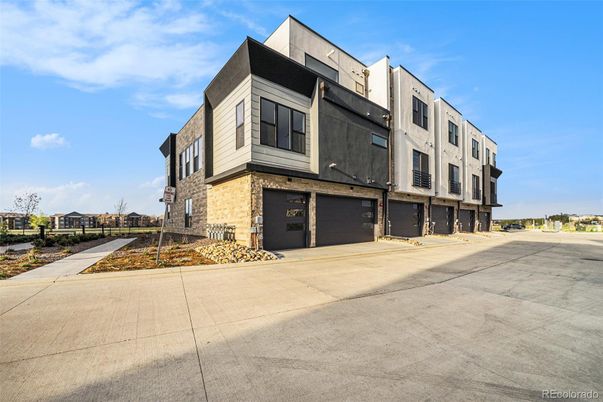 Attached, Exterior, Facade, Modern