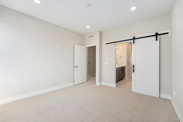 Bathroom, Empty room, Interior, Recessed Lighting