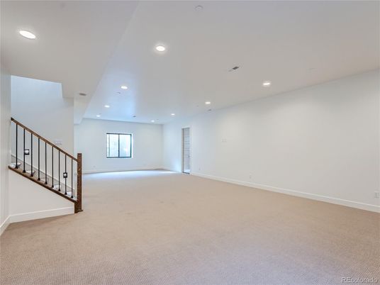 Empty room, Interior, Recessed Lighting