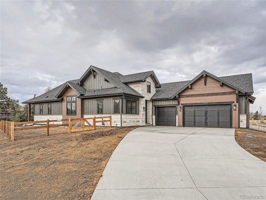 Attached, Exterior, Facade, Farmhouse