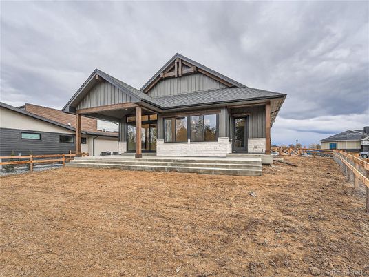 Exterior, Facade, Farmhouse