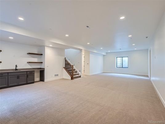 Empty room, Interior, Recessed Lighting