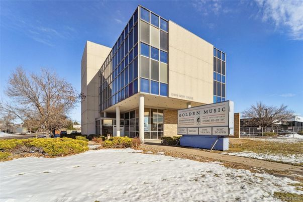 Exterior, Facade, Highrise