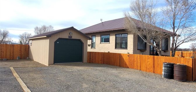 Detached Garage, Exterior