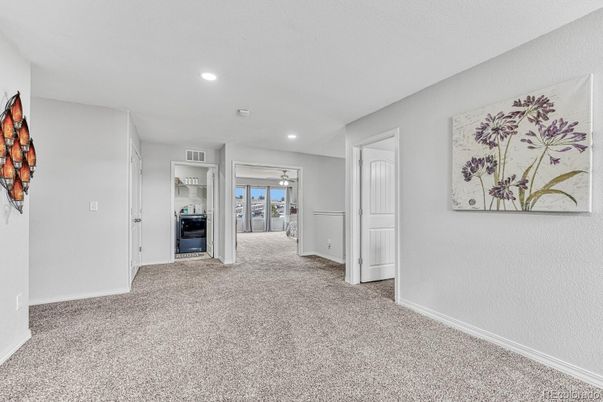Empty room, Interior, Recessed Lighting