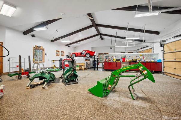 Garage, Interior