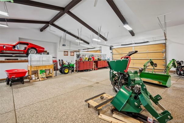 Garage, Interior