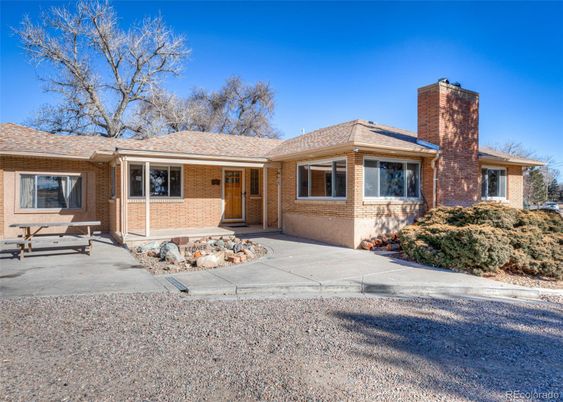 Exterior, Facade, Brick Facade, Ranch
