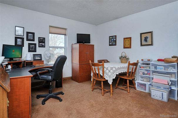 Home Office, Interior