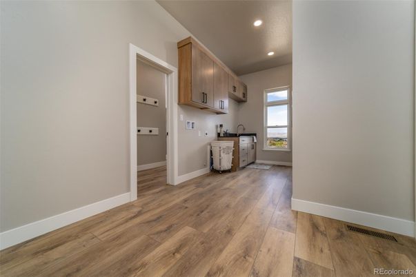 Interior, Recessed Lighting, Washer, Wood Texture Flooring
