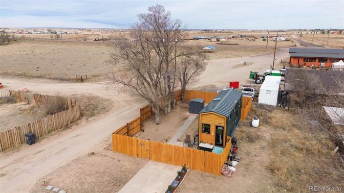 Exterior, Drone